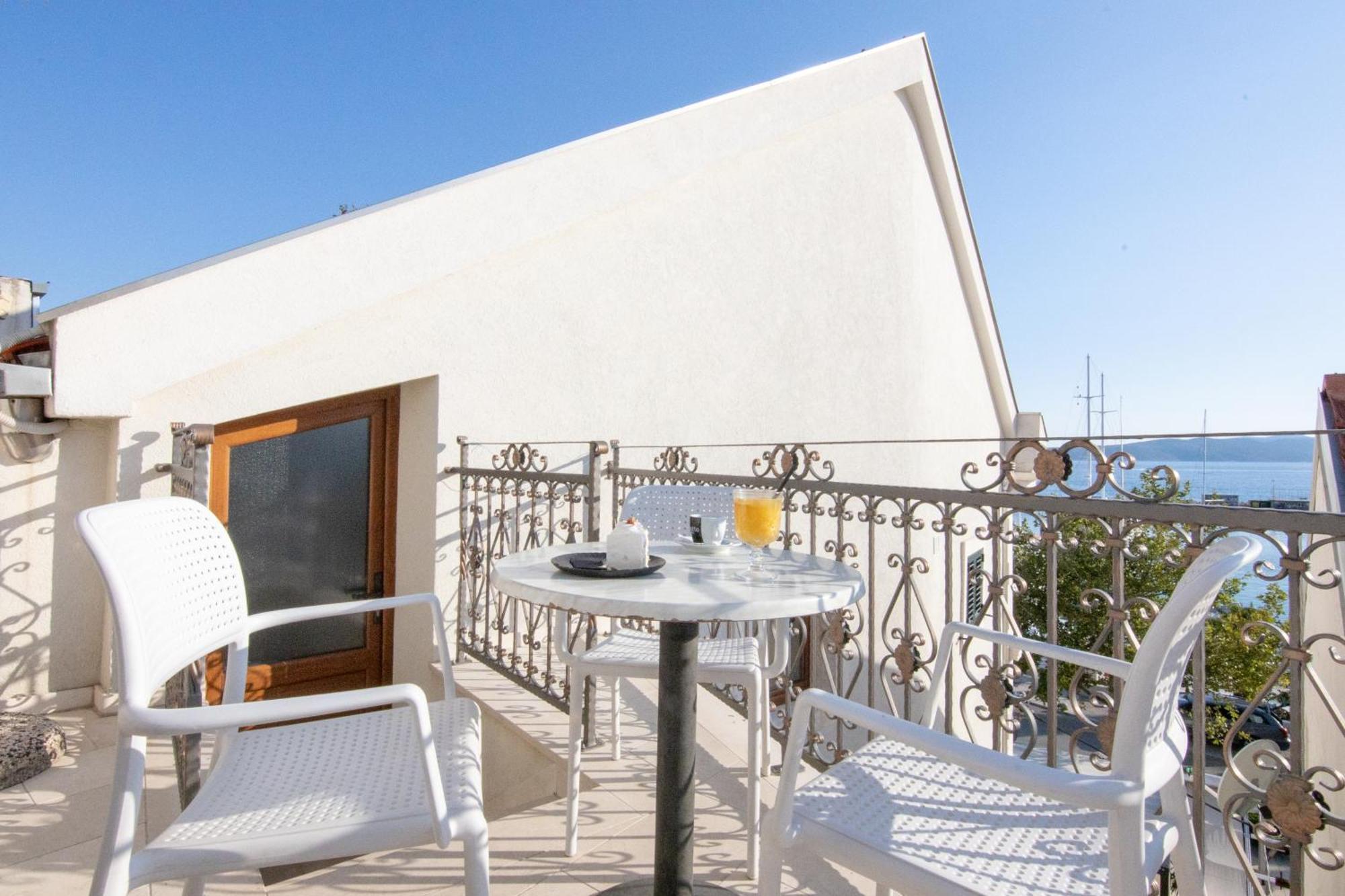 Bed & Breakfast Portun In The Center Baska Voda Exterior photo